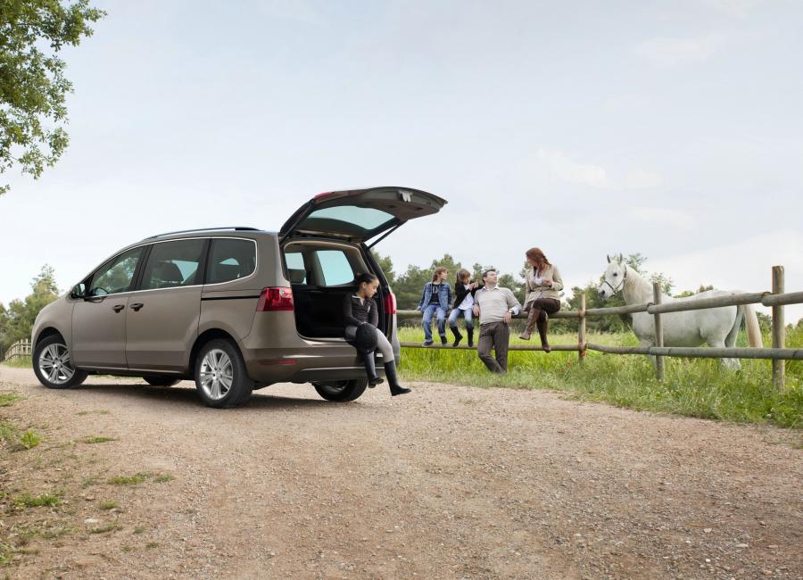  Seat Alhambra 4x4 2011 года  (фото 13 из 46)
